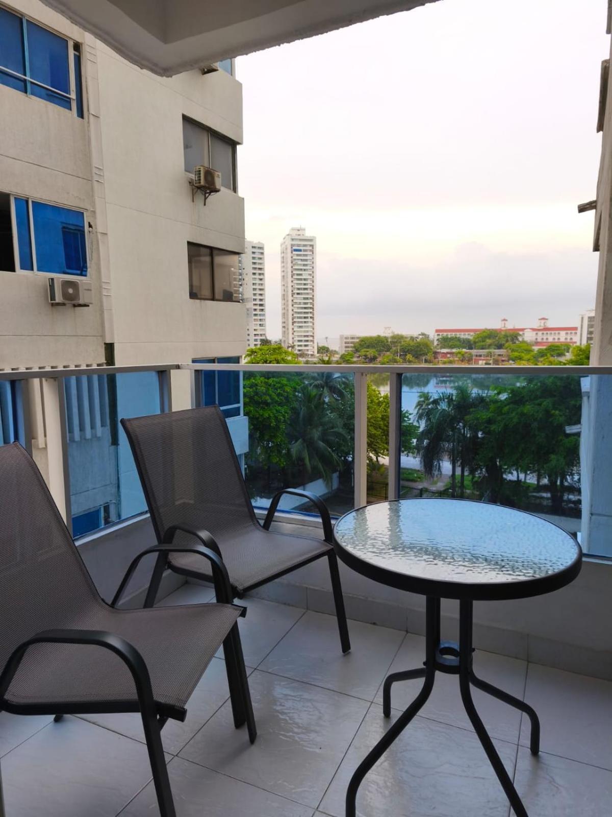 Con Vista Al Laguito, Nuevo Conquistador Apartamento