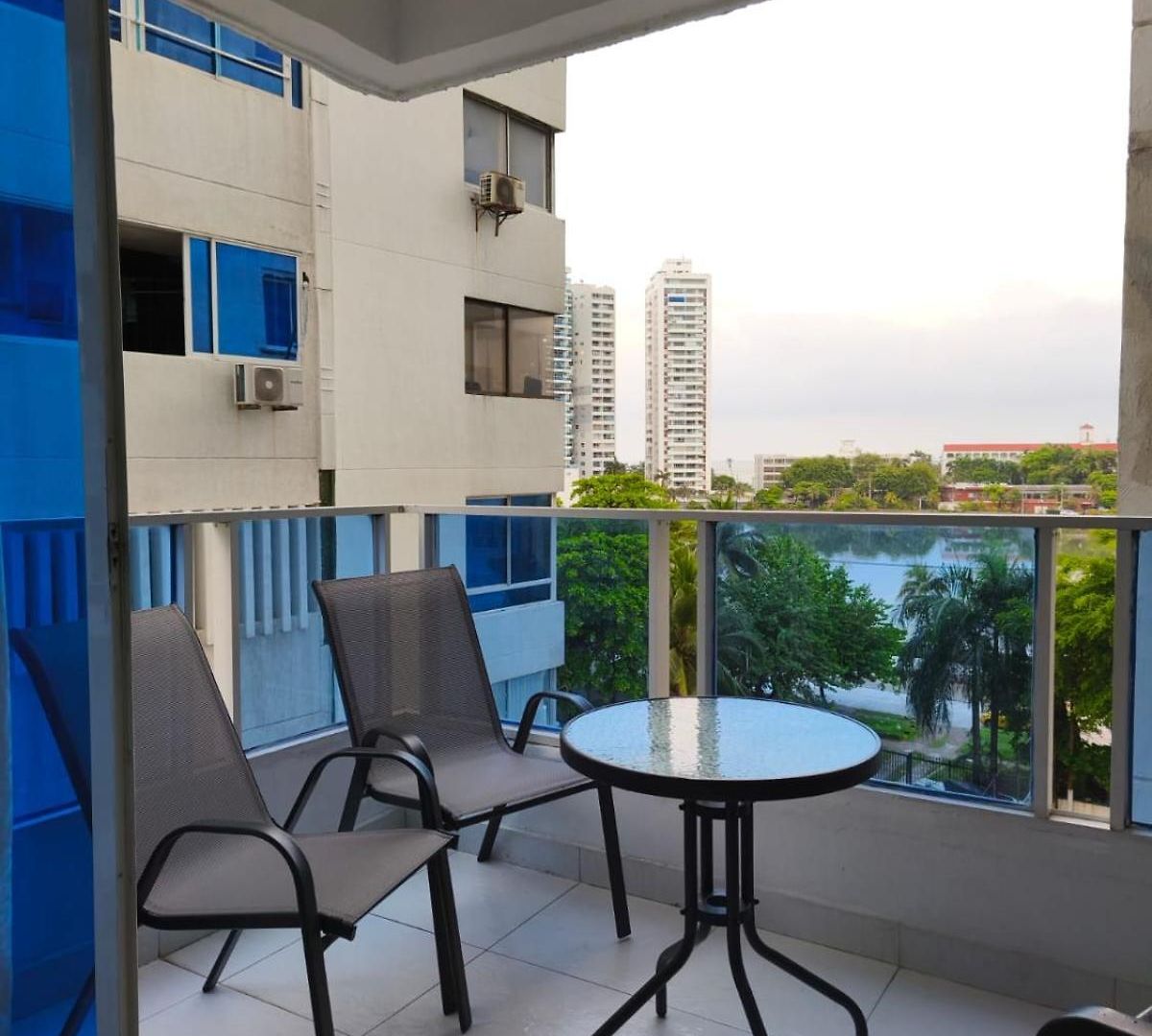 Apartamento Con Vista Al Laguito, Nuevo Conquistador *