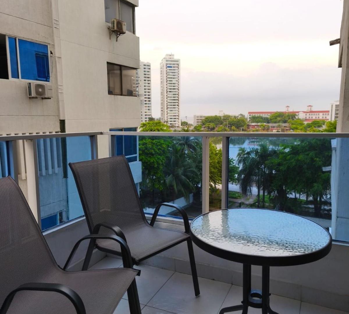Con Vista Al Laguito, Nuevo Conquistador Apartamento